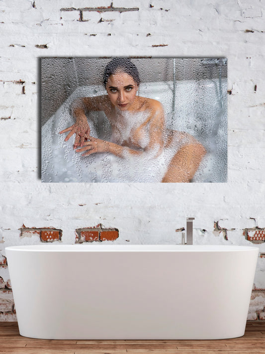 #09 Emilia – Private Moments