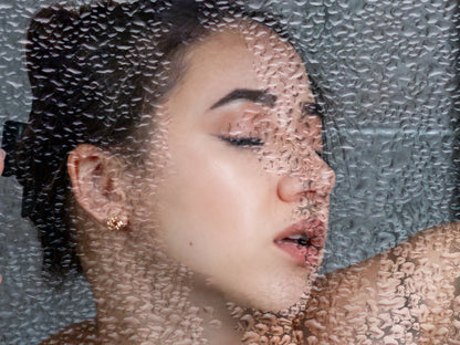 #08 Emilia – Private Moments