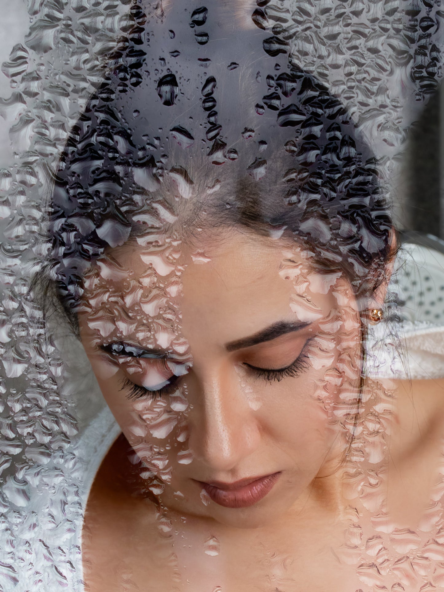 #10 Emilia – Private Moments